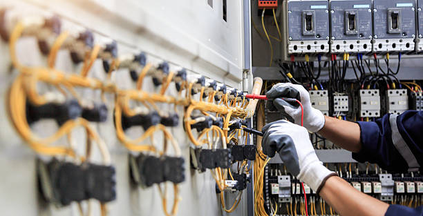 Professional Electrician technician working in Manly, IA